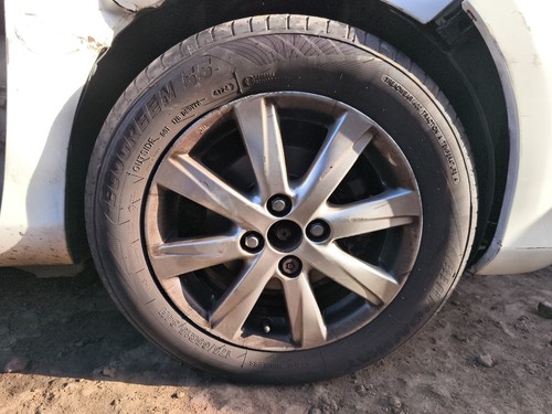 Toyota yaris 2011 - toyota, alloy