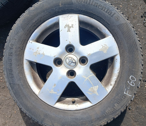 Toyota yaris stud - yaris, 4