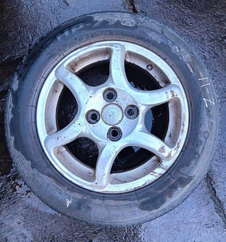 Toyota yaris stud - 4,
